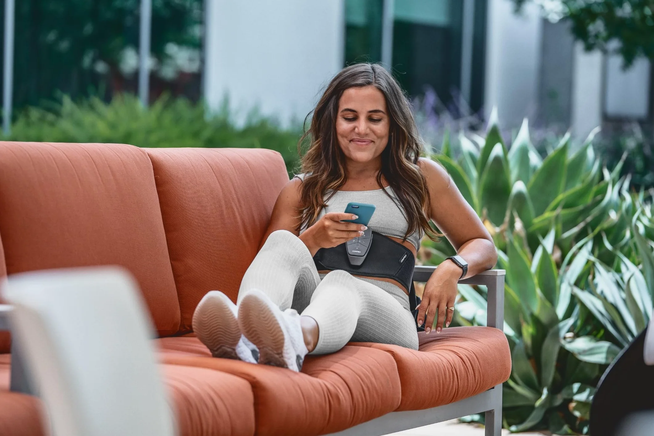 Compex Corebelt 1.0 – Elektrostimulationsgürtel für Bauchmuskeln und Lendenwirbelsäule (EMS) - 2 Programme, um einen flacheren, strafferen Bauch zu bekommen.