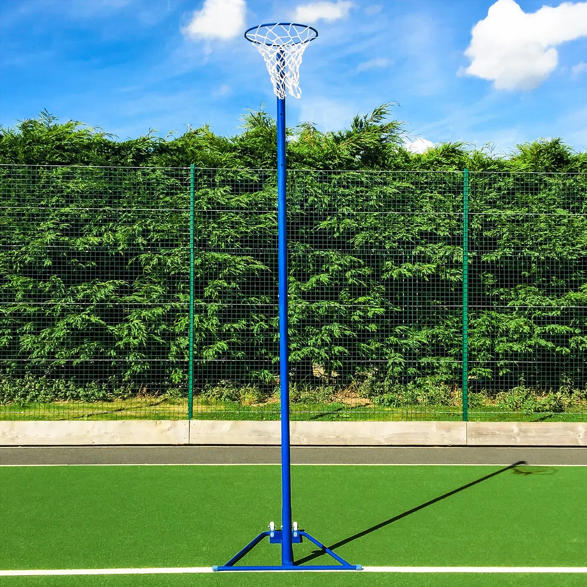 FORZA freistehender Netball-Korb und Netz - portabel Korbball-Netz und Pfosten - Ständer mit Rädern