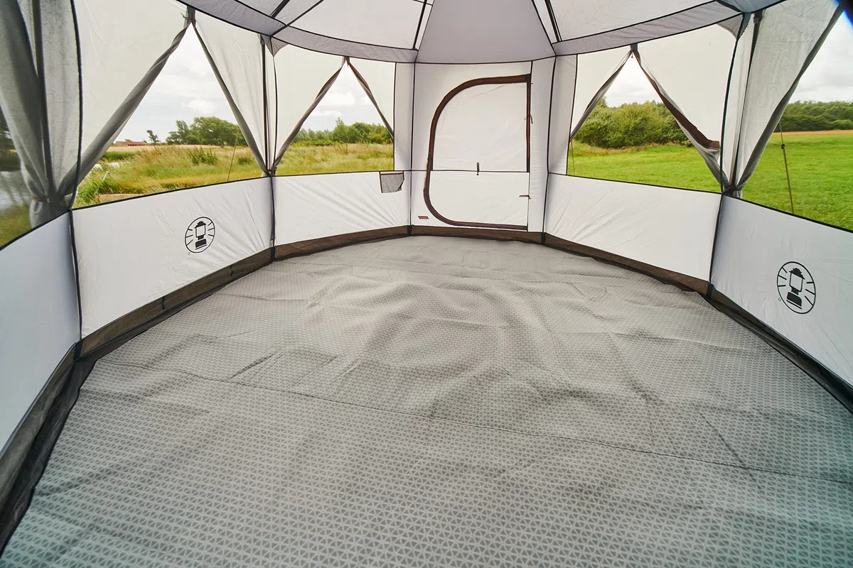 Coleman Octagon 8 Zeltteppich, EIN maßgeschneiderter Campingteppich für alle Octagon 8 Zelte, EIN robuster und weicher Polyesterteppich für zusätzlichen Komfort im Zelt