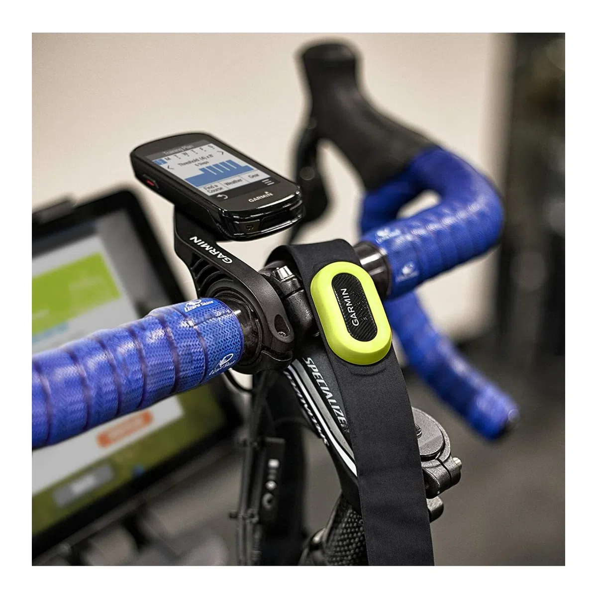 Garmin HRM Pro – Premium Herzfrequenz-Brustgurt für die Aufzeichnung + Speicherung von Herzfrequenzdaten/Laufeffizienzwerten, ANT+/Bluetooth-Sender, speichert & sendet die Daten auch nach dem Training
