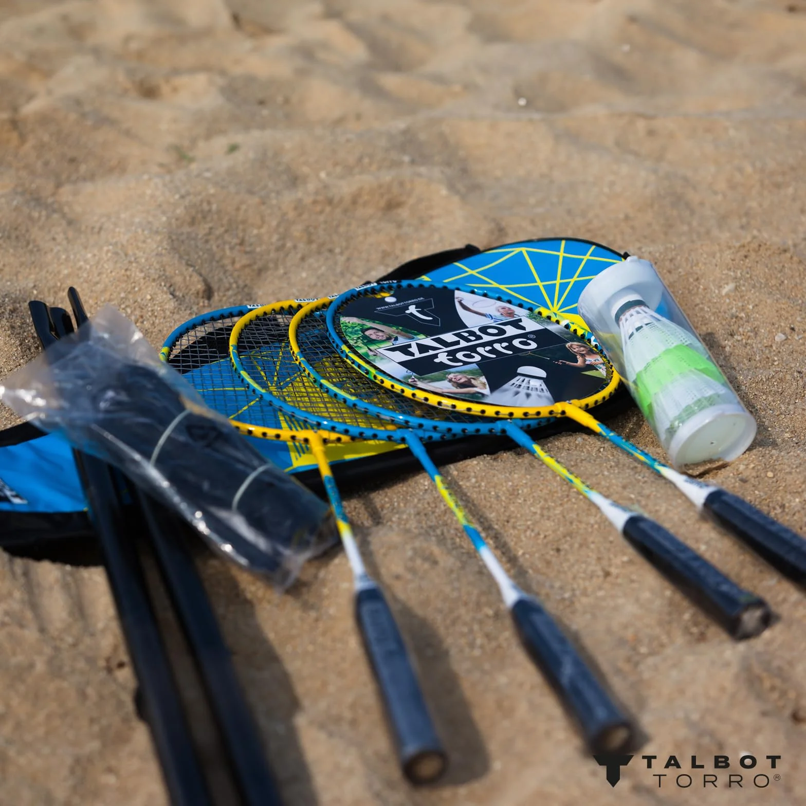Talbot-Torro Badminton-Set Family, Komplettset mit 2 Juniorschläger 53 cm, 2 Standardschläger, 3 Federbälle, höhenverstellbare Netzgarnitur, in wertiger Tasche