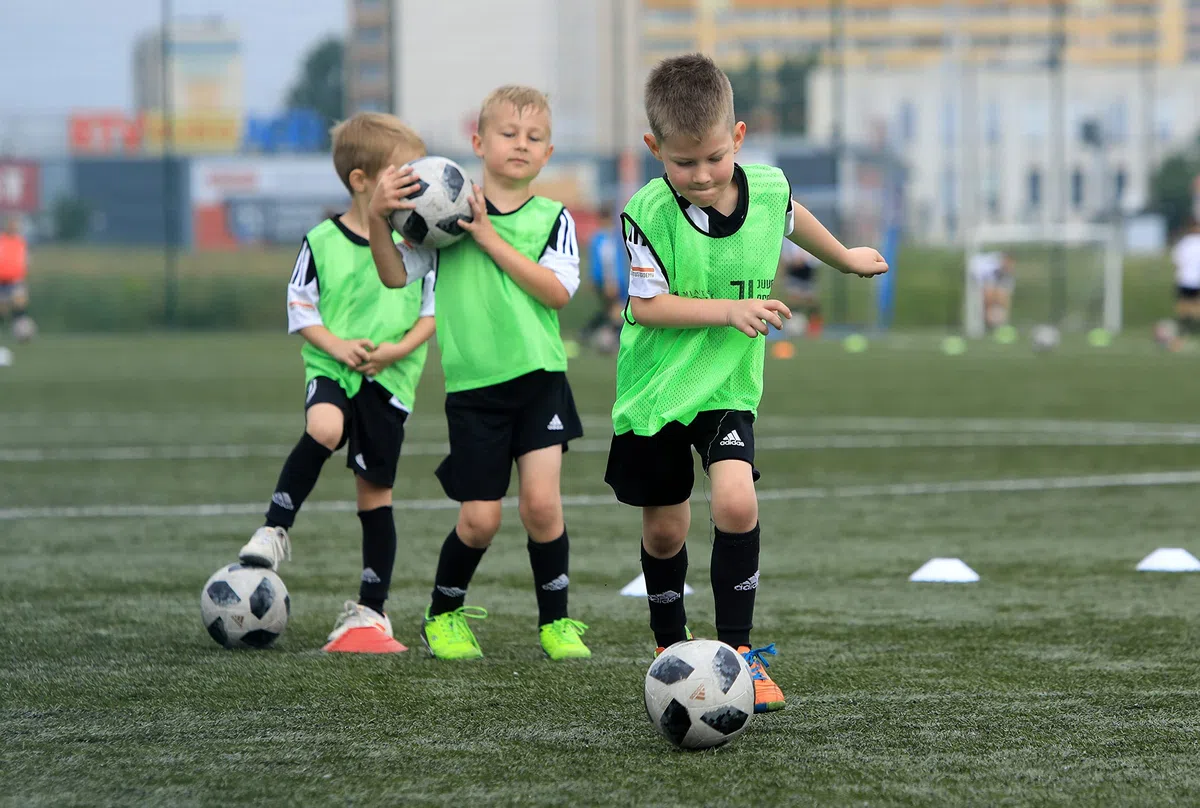 Fußball Leibchen Set 10 Stück: 2 Farben - 5 von jeder Farbe, für Kinder und Erwachsene, Markierungshemd-Trainingsleibchen ohne Logo, Team-Spiel Bibs für Herren Damen Senioren Junioren
