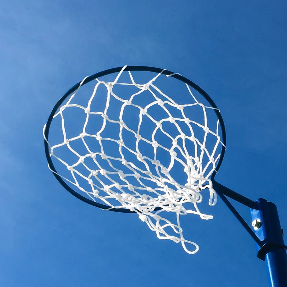 FORZA freistehender Netball-Korb und Netz - portabel Korbball-Netz und Pfosten - Ständer mit Rädern